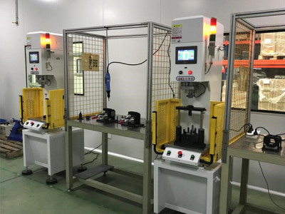  汽配组装压力机