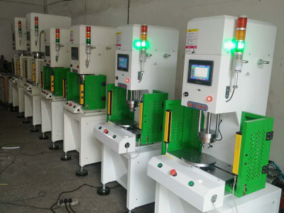  多工位伺服压装机